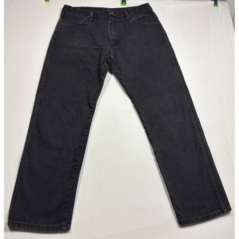 Wrangler Men's Black Jeans Straight Leg 34x30 Cotton Denim 5 Pocket 13MWZMK USA